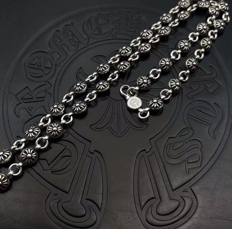Ch*0me He**ts necklaces
